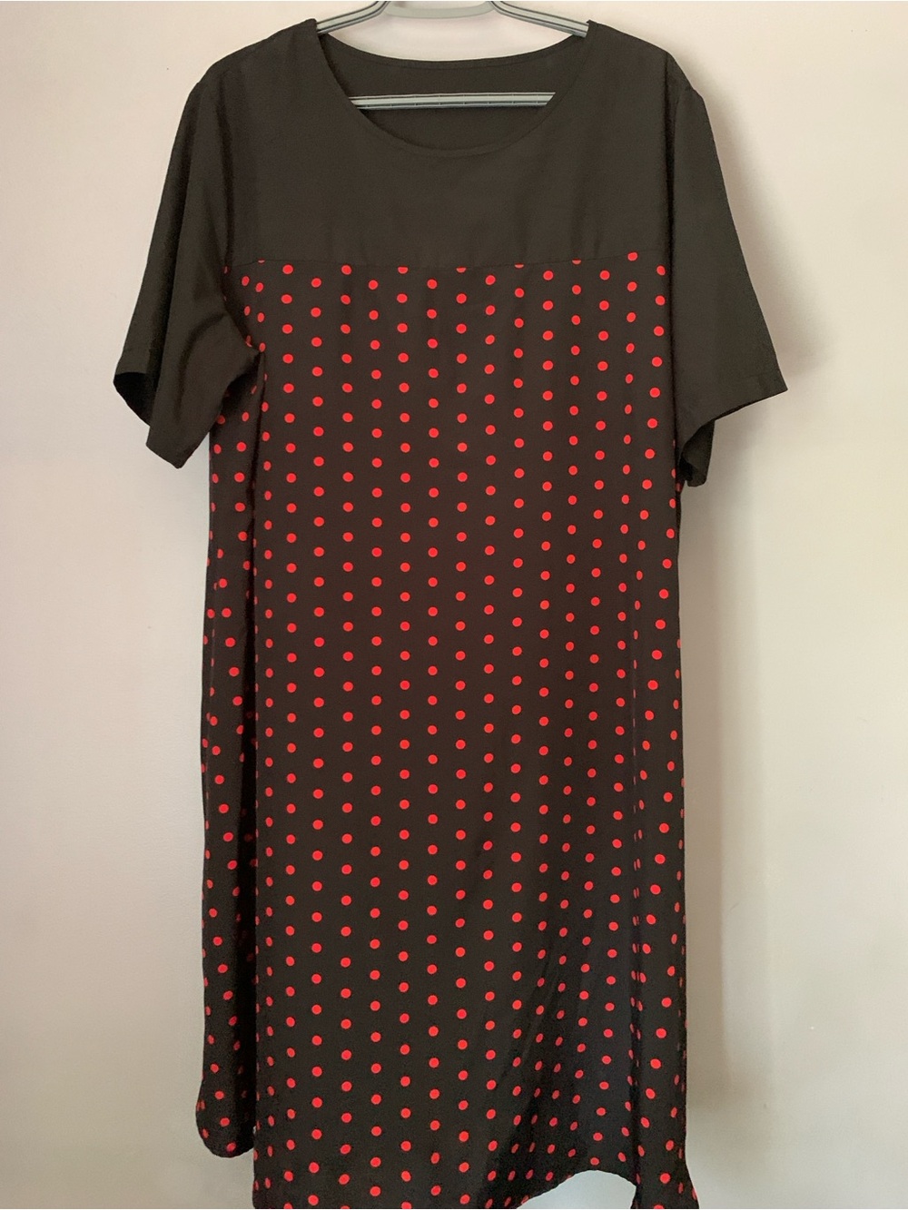 Polka Dot Short Sleeve Shift Dress - Black with Red Dots 2XL